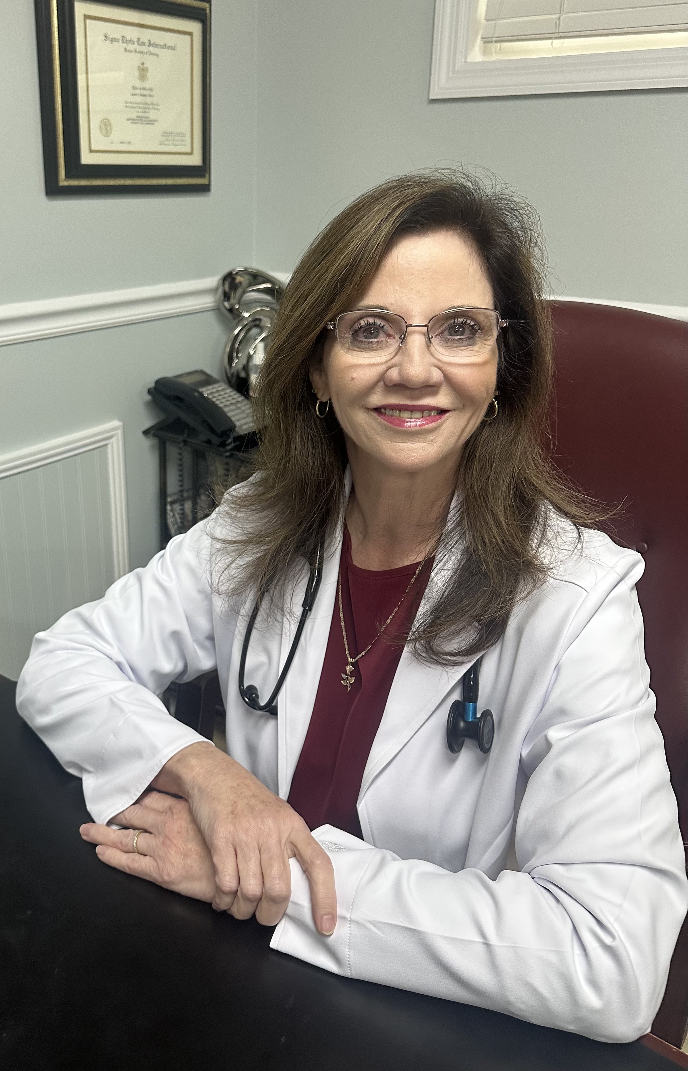 Dr. Laurie Davis NP Chattanooga, TN